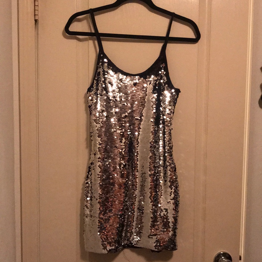NWOT Avec black and silver swipe sequin dress